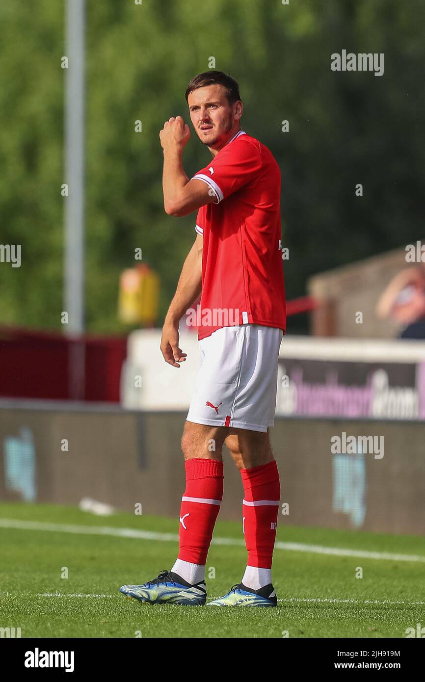 Liam Kitching #5 di Barnsley durante il gioco Foto Stock
