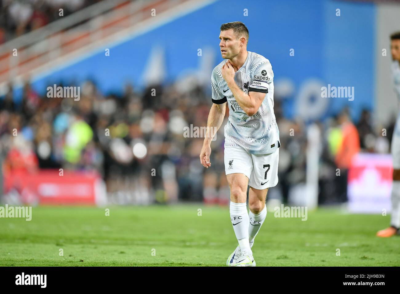 James Milner di Liverpool ha visto in azione durante la partita di preseason tra Manchester United e Liverpool allo stadio Rajamangala.(Final Score; Manchester United 4:0 Liverpool). Foto Stock