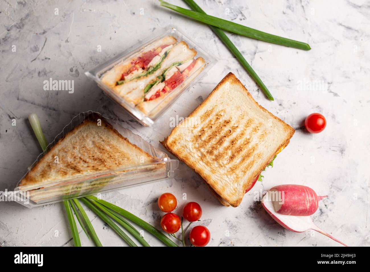 Classico club sandwich con prosciutto e pancetta Vista dall'alto Foto Stock