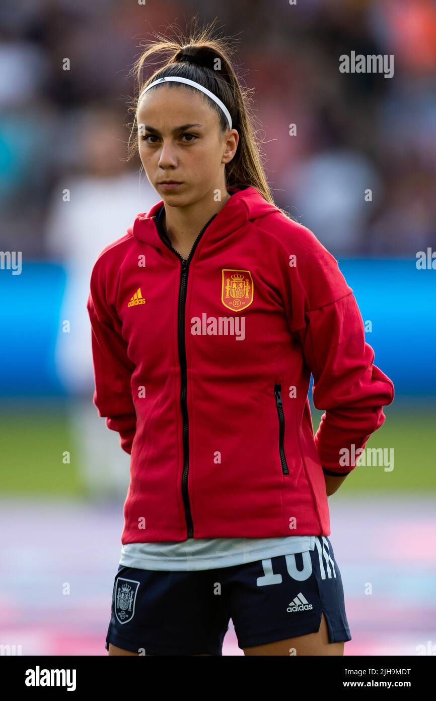 Athenea del Castillo di Spagna guarda la fotocamera durante la partita UEFA Women European Championship tra Danimarca Women e Spagna al Brentford Community Stadium di Brentford sabato 16th luglio 2022. (Credit: Federico Maranesi | MI News) Credit: MI News & Sport /Alamy Live News Foto Stock