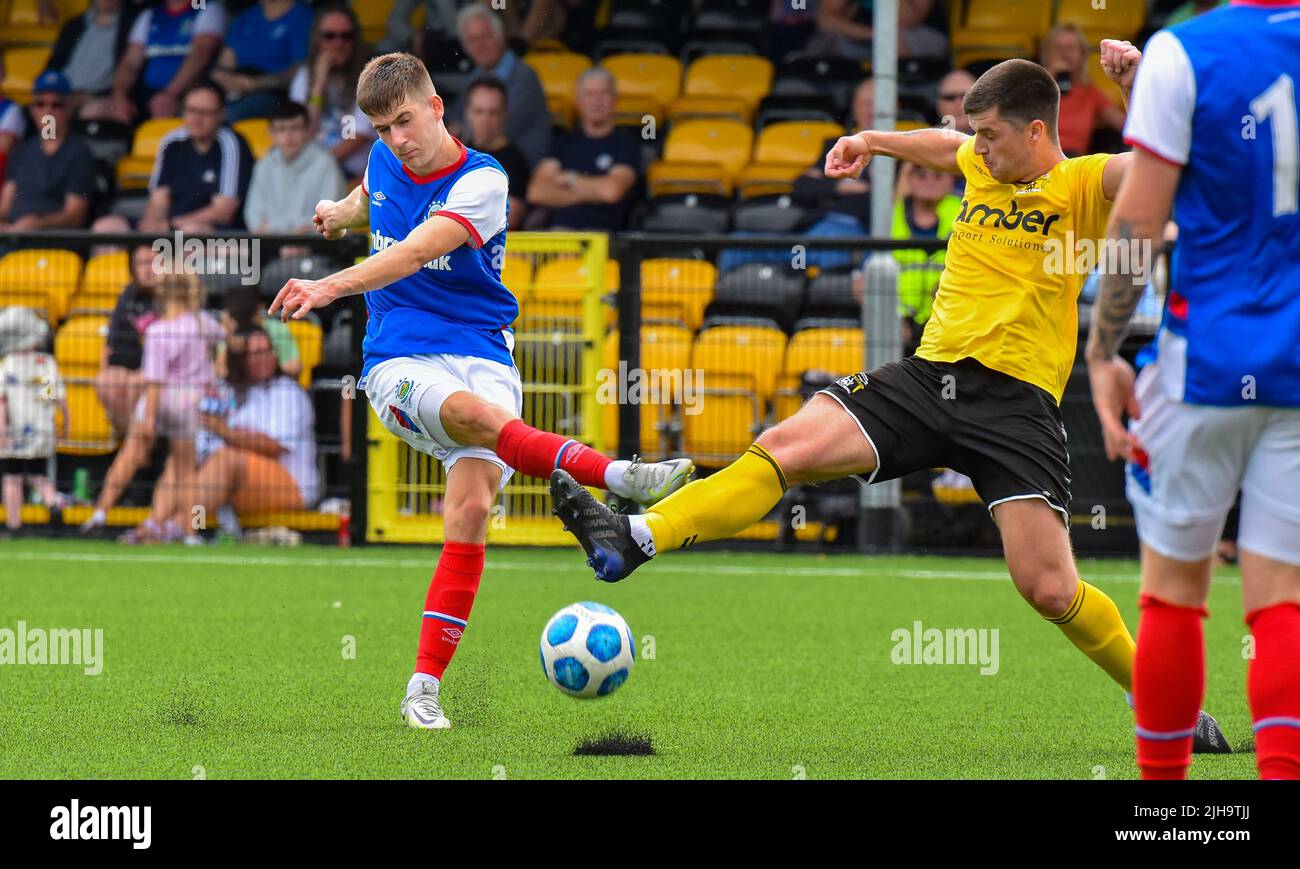 Joshua Archer in azione - H&W Welders Vs Linfield - Pre-season friendly 16/07/22 Foto Stock