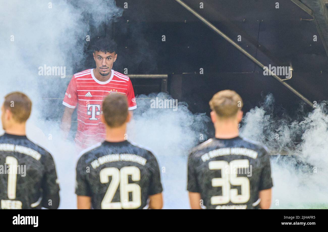 Noussair Mazraoui, FCB 40 nel Team Presentation FC BAYERN München 1.German Football League il 16 luglio 2022 a Monaco di Baviera, Germania. Stagione 2022/2023, 1.Bundesliga, München, FCB, © Peter Schatz / Alamy Live News Foto Stock