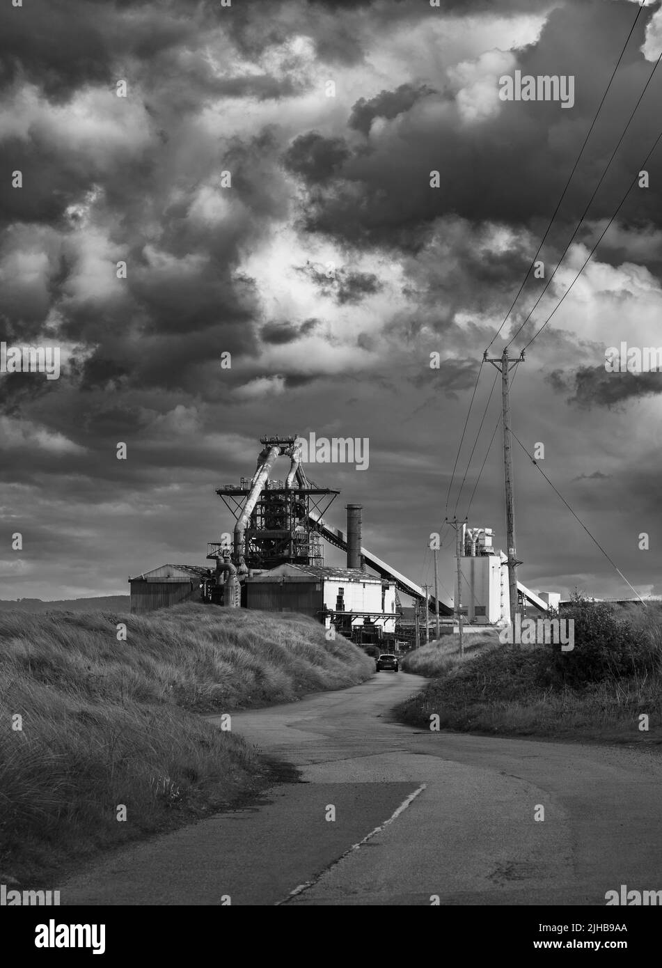 La strada per la Redundant Blast Furnace and Steel Works, Redcar, Cleveland. North Yorkshire Foto Stock