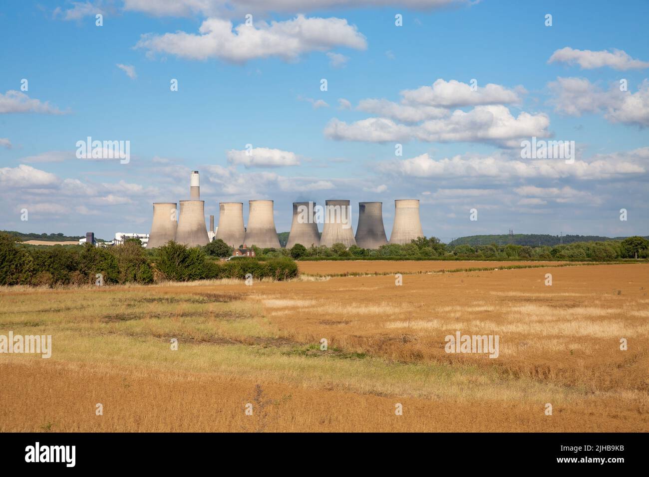 CENTRALE ELETTRICA RATCLIFFE-ON-SOAR, DERBY, REGNO UNITO - 15 LUGLIO 2022. Una vista panoramica della centrale di Ratcliffe-on-Soar in un ambiente rurale o rurale Foto Stock