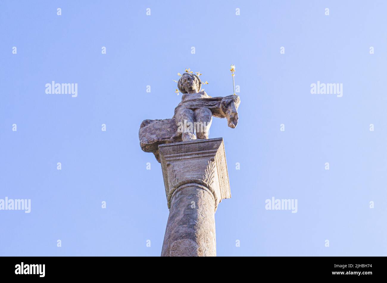 Il deail della fontana in Rathausplatz nella città termale di Bad Reichenhall, distretto di Berchtesgadener Land, alta Baviera, Germania, il 13 giugno, 2022. (CTK pH Foto Stock