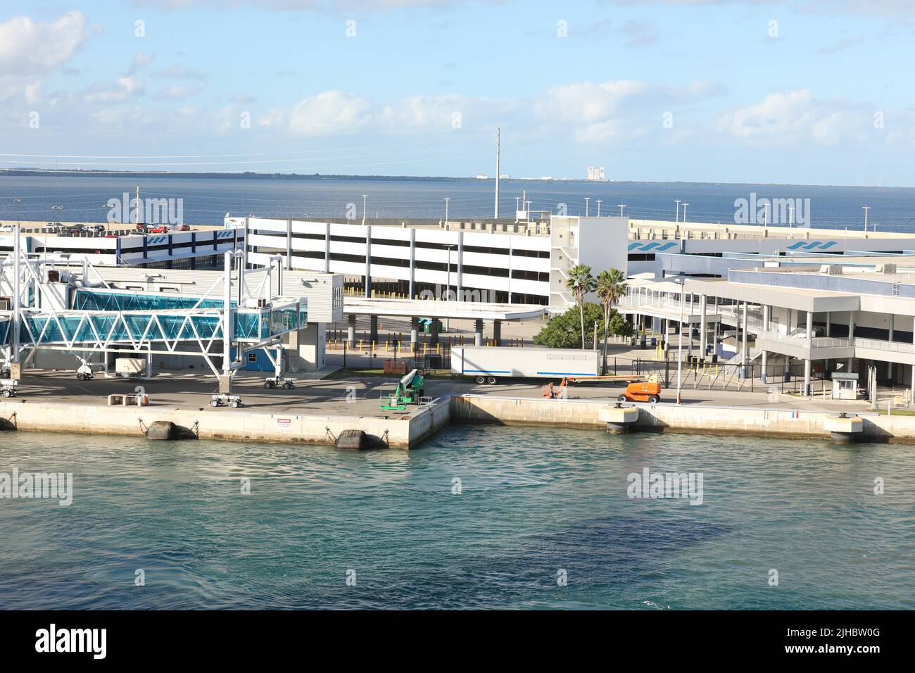 Cape Canaveral, STATI UNITI D'AMERICA. L'arial vista di Port Canaveral dalla nave da crociera ormeggiata in Port Canaveral, Brevard County, Florida Foto Stock