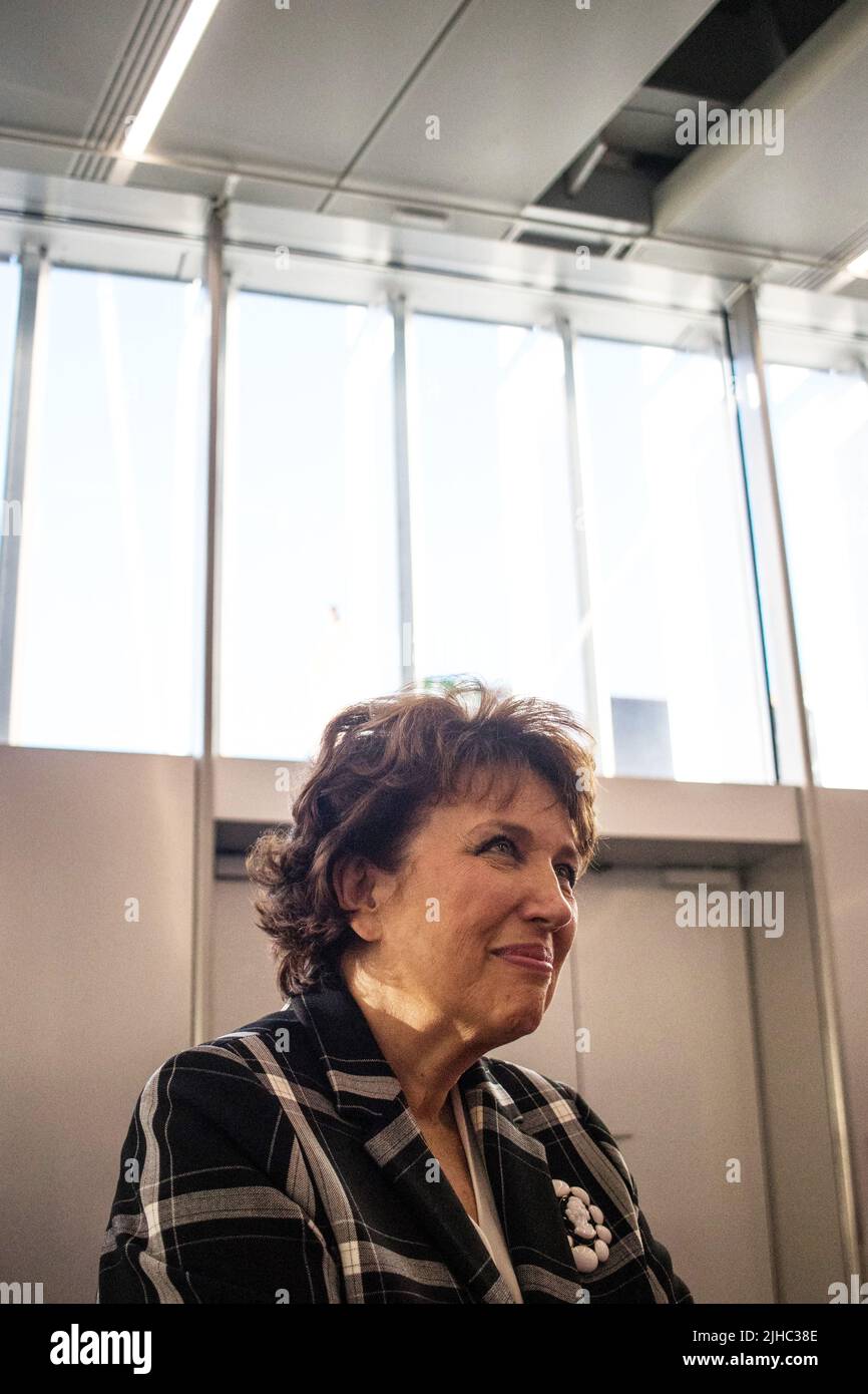 Roselyne Bachelot-Narquin, generalmente noto come Roselyne Bachelot è un politico francese che ha servito come Ministro della Cultura nel governo del primo Ministro Jean Castex e come Ministro della solidarietà e della coesione sociale nel governo del primo Ministro Fillon. Francia. Foto Stock