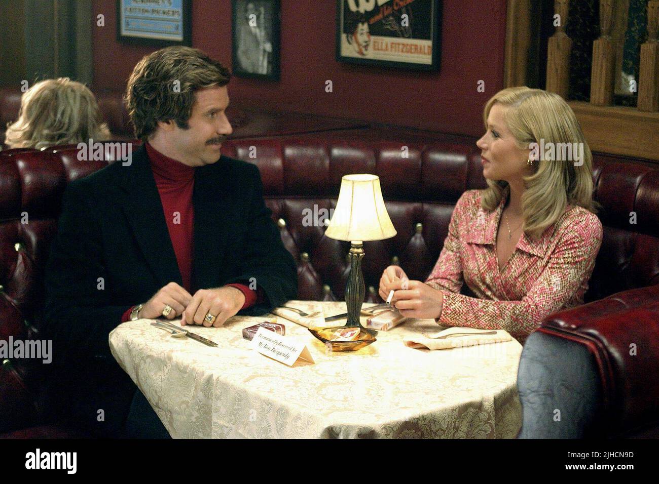 WILL FERRELL, CHRISTINA APPLEGATE HA, ANCHORMAN: la leggenda di Ron Burgundy, 2004 Foto Stock