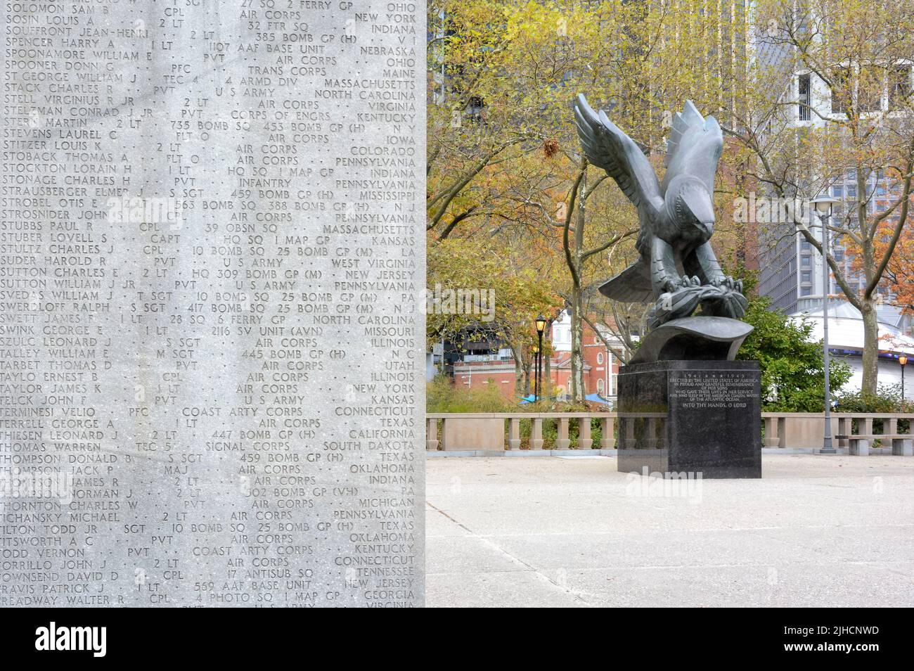 New York, NY - 05 NOV 2019: East Coast Memorial in Battery Park onora la 4,601 mancante di militari americani che hanno perso la vita nell'Atlantico Ocea Foto Stock