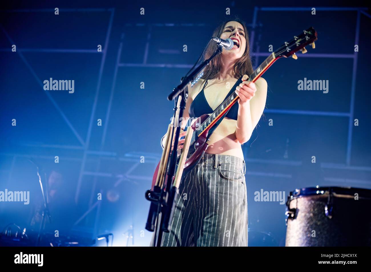 Manchester, Regno Unito. 17th luglio 2022. Este Arielle Haim, Danielle Sari Haim e Alana Mychal Haim della band Haim eseguono il 2nd di una 2 notti esaurite al Manchester Victoria Warehouse. 2022-07-17. Credit: Gary Mather/Alamy Live News Foto Stock