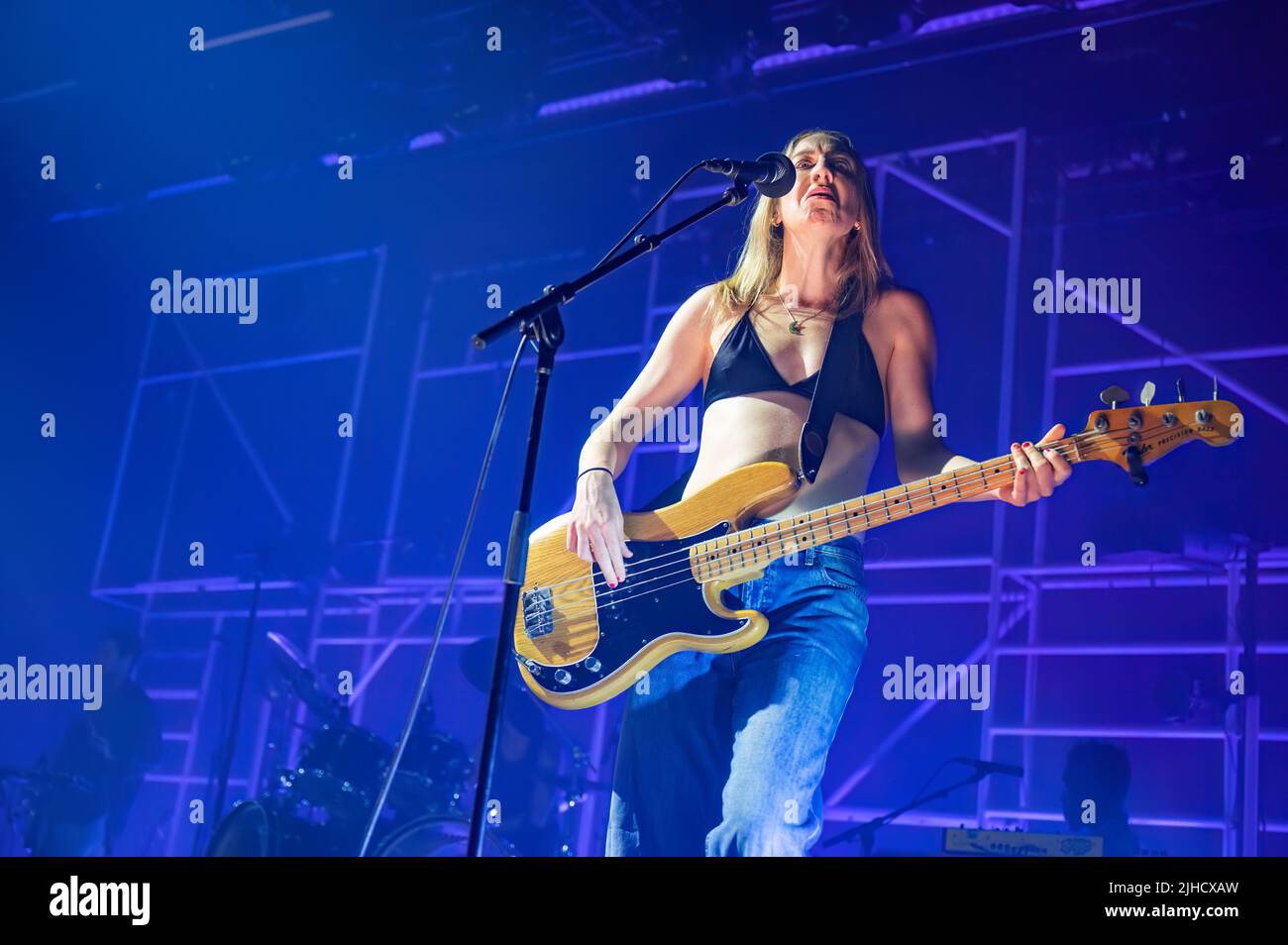 Manchester, Regno Unito. 17th luglio 2022. Este Arielle Haim, Danielle Sari Haim e Alana Mychal Haim della band Haim eseguono il 2nd di una 2 notti esaurite al Manchester Victoria Warehouse. 2022-07-17. Credit: Gary Mather/Alamy Live News Foto Stock
