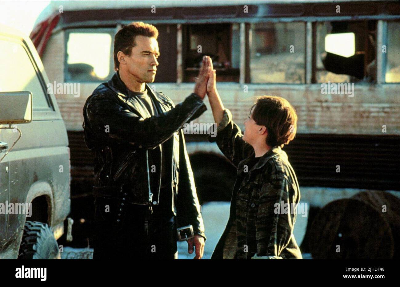 ARNOLD SCHWARZENEGGER, Edward Furlong, Terminator 2: il giorno del giudizio, 1991 Foto Stock