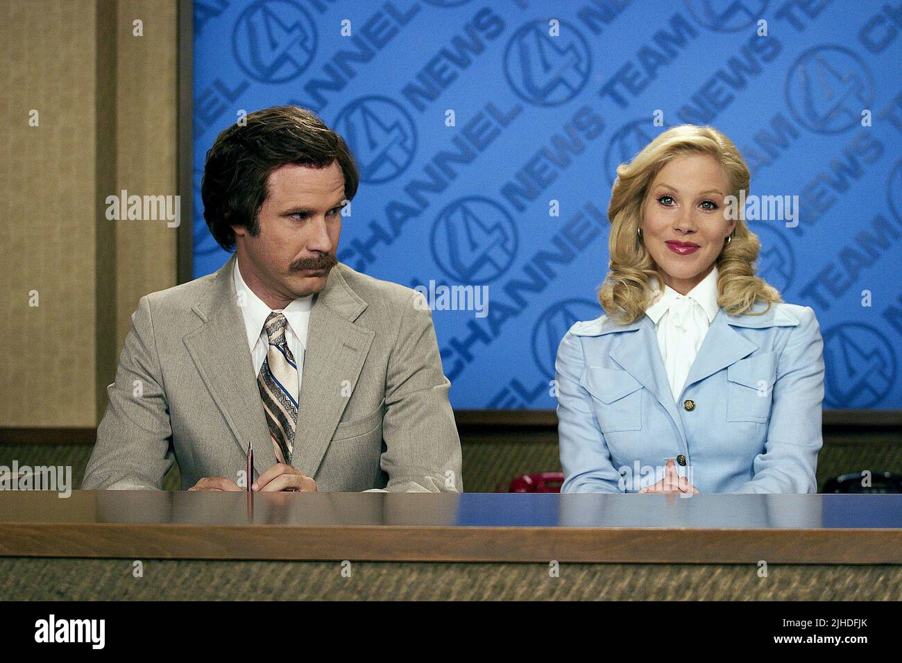 WILL FERRELL, CHRISTINA APPLEGATE HA, ANCHORMAN: la leggenda di Ron Burgundy, 2004 Foto Stock