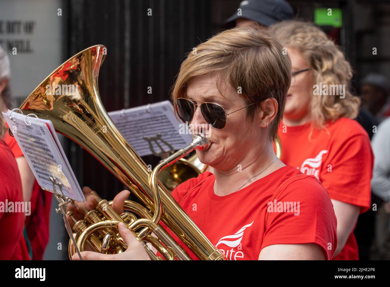 Unite the Union Band, una banda di ottoni, che partecipa al Gala dei minatori di Durham, "The Big Meeting" of Trade Unions, a Durham, Regno Unito, il 9 luglio 2022. Foto Stock