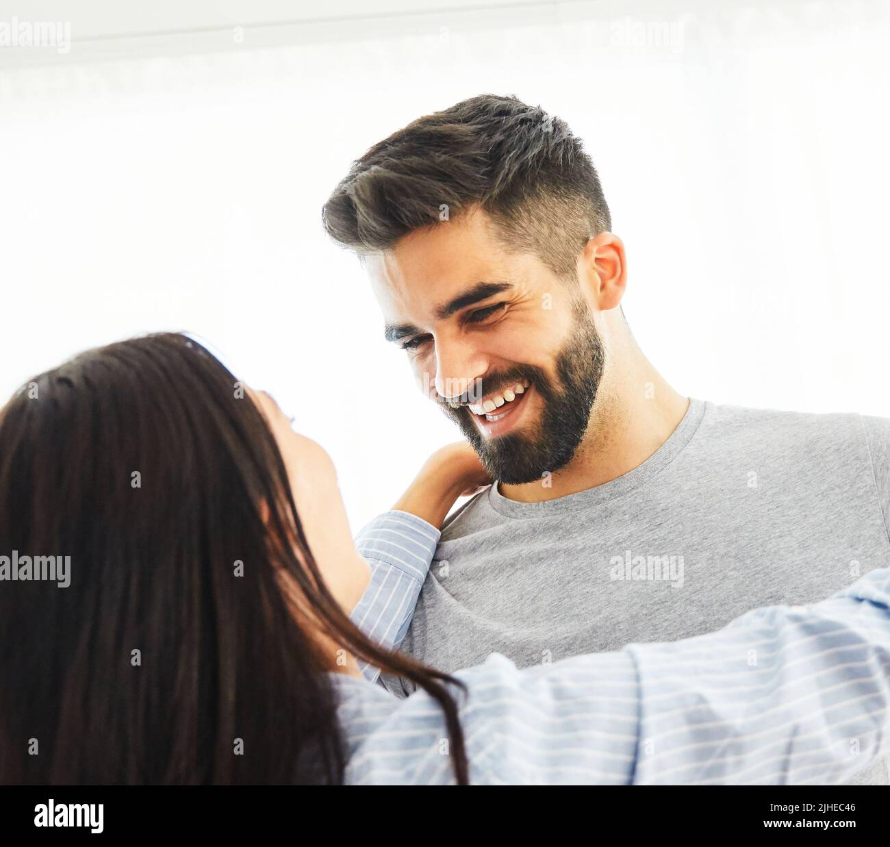 donna coppia uomo danza musica felicità amore giovane divertirsi insieme romantica fidanzata ragazza Foto Stock