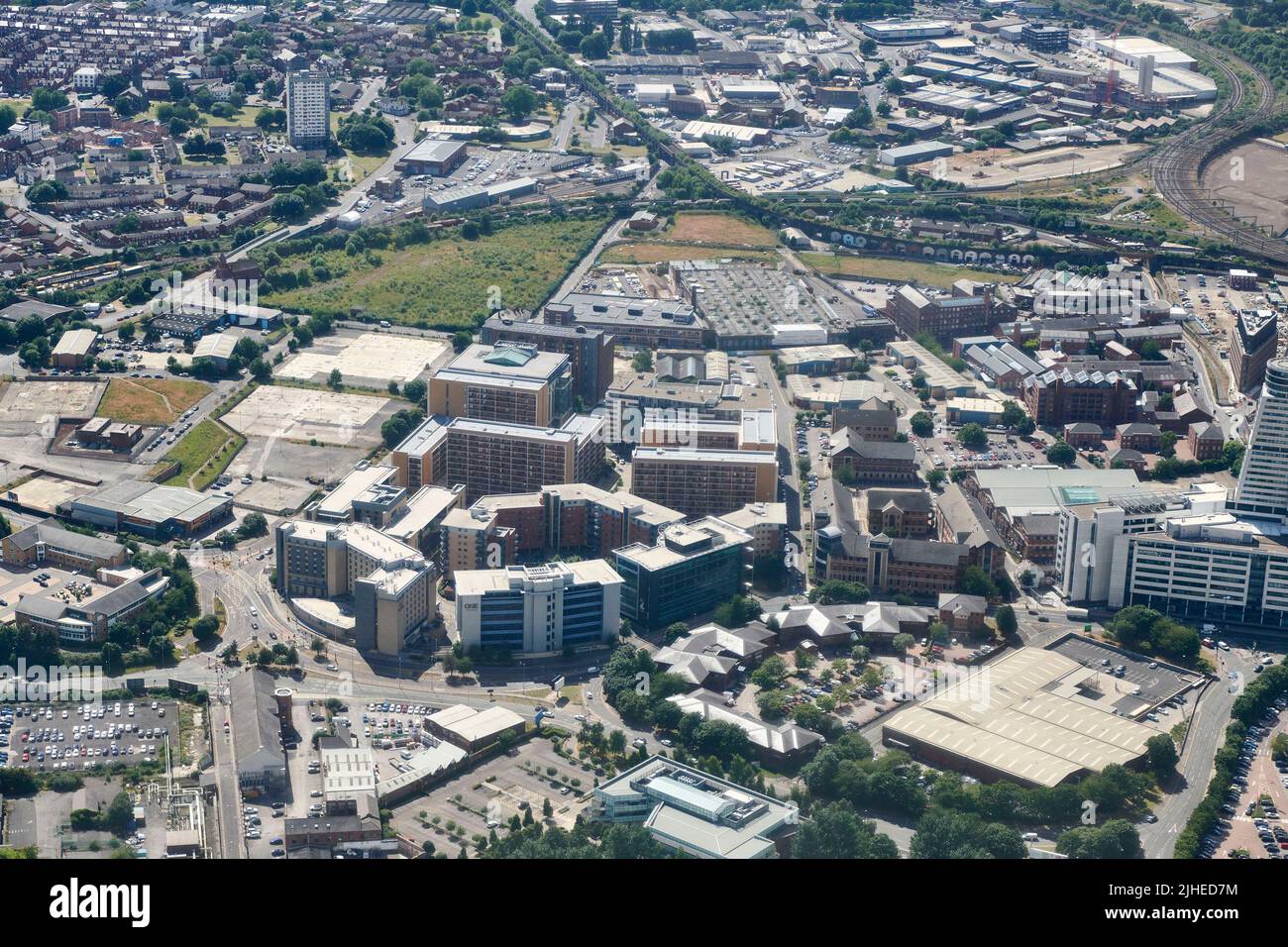 Una fotografia aerea del Leeds City Centre, West Yorkshire, Northern England, UK che mostra l'area di sviluppo di Holbeck Foto Stock