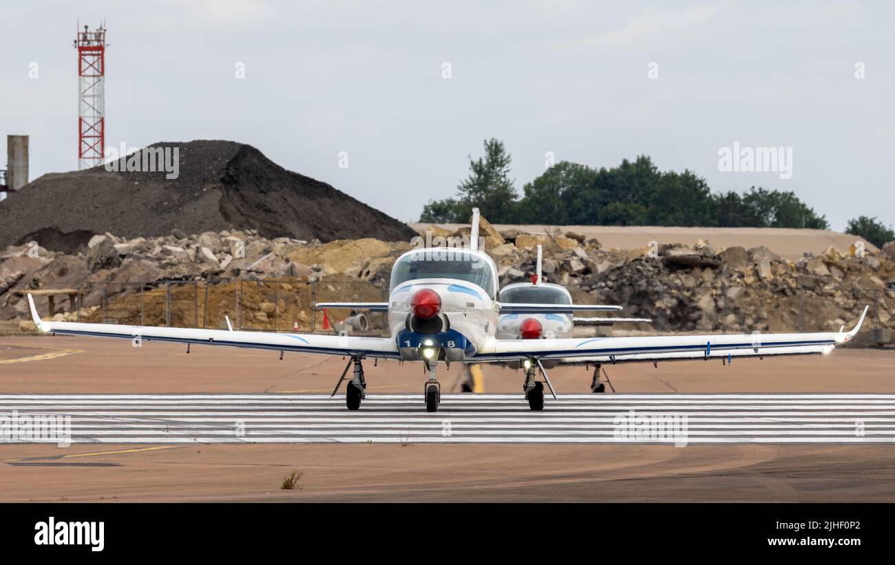 Grob G120TP-A Prefetto T1 ‘ZM309’ arrivo a RAF Fairford per partecipare al Royal International Air Tattoo 2022 Foto Stock