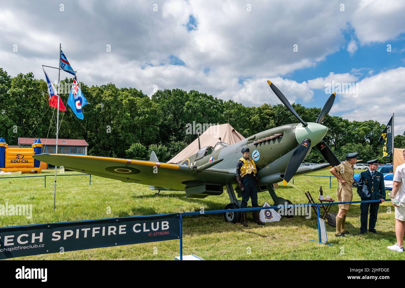 Breclav, Repubblica Ceca - 02 luglio 2022 giorno dell'aviazione. Supermarine Spitfire club Spitfire Repubblica Ceca. Velivolo di 312 Squadron RAF Foto Stock