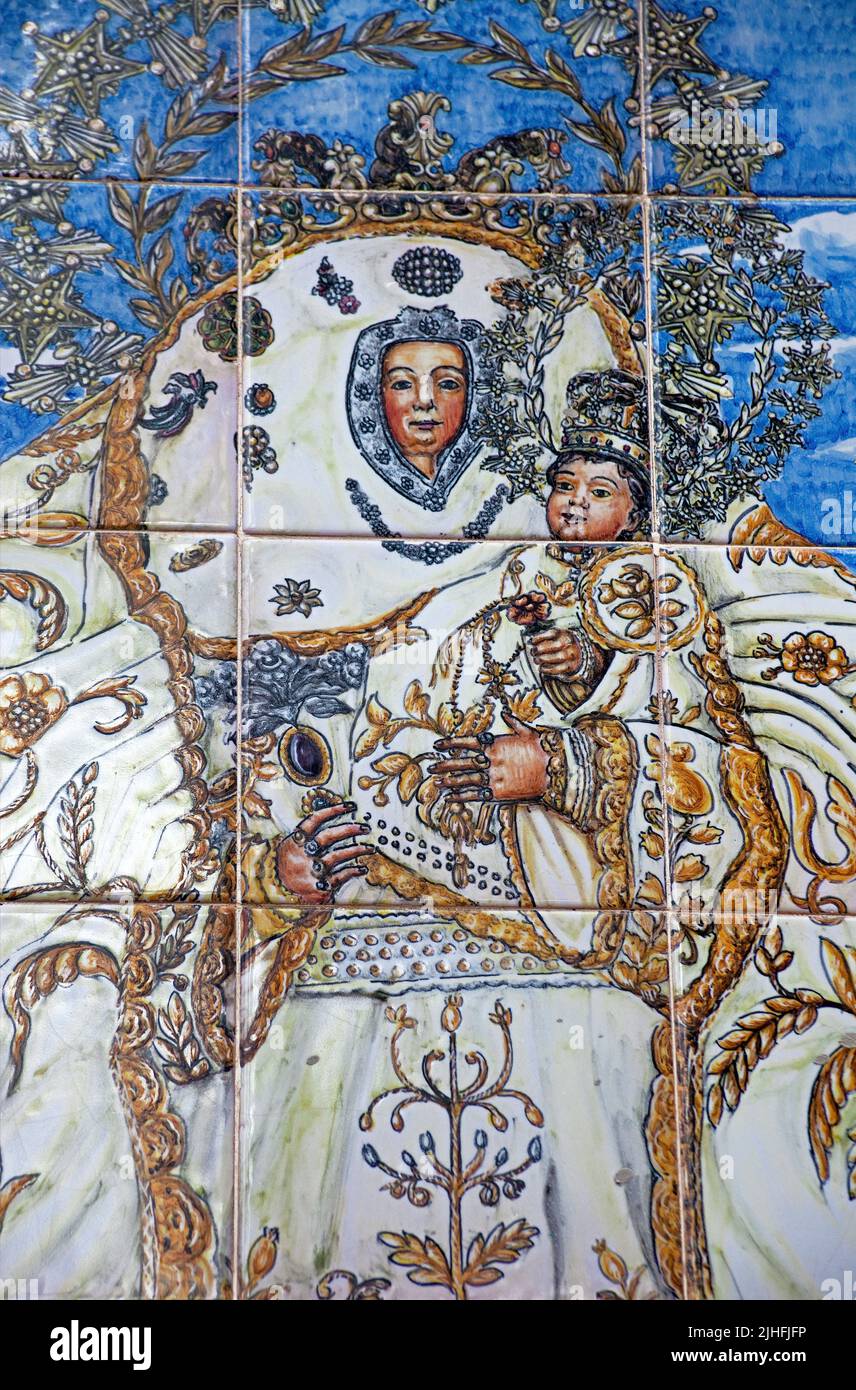 Vergine del Pino su una piastrella di ceramica, patrono di Teror, Gran Canaria, Isole Canarie, Spagna, Europa Foto Stock