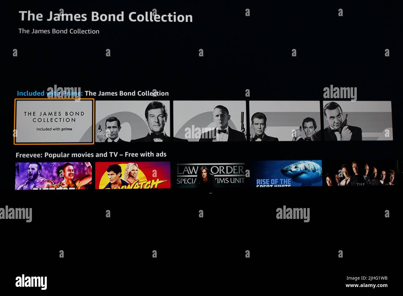 Londra, Regno Unito - 1 maggio 2022: App prime Video sullo schermo tv che mostra la James Bond Collection. Foto Stock