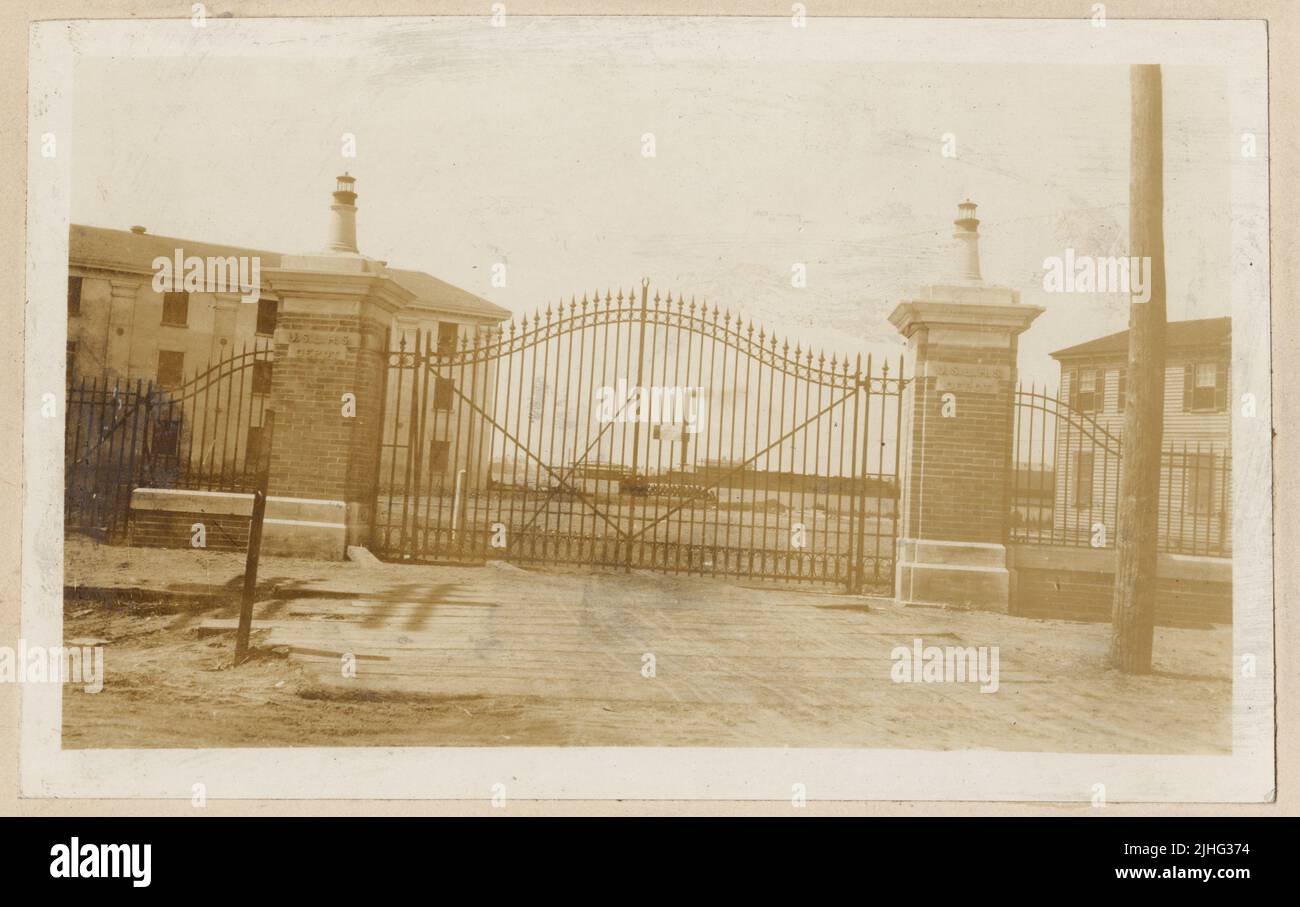 South Carolina - Charleston Depot. Charleston Depot, South Carolina. Guardando verso ovest, distanza circa 40'; cancello principale su Tradd St. Foto Stock