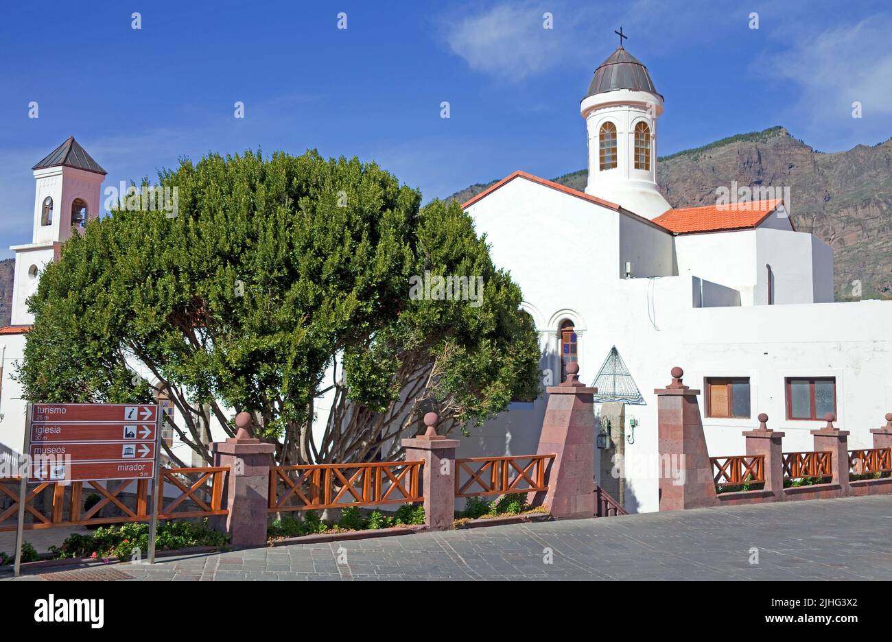 Chiesa Nuestra Senora del Socorro nel villaggio di montagna Tejeda, Grand Canary, Isole Canarie, Spagna, Europa Foto Stock