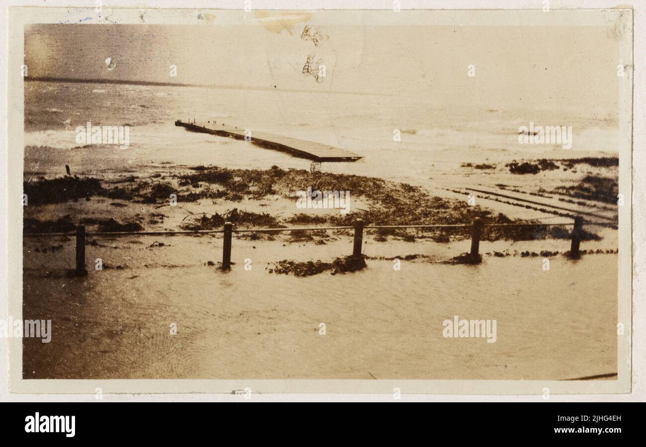 Florida - Gasparilla Island. Gasparilla Island Light Station, Florida. Tempesta del 24-26 ottobre, con lettera del 10 dicembre 1921. Preso 6 ore dopo la tempesta del 25 ottobre 1921, acqua 5,5 piedi sopra M.H.W. quando la foto è stata scattata. Foto Stock
