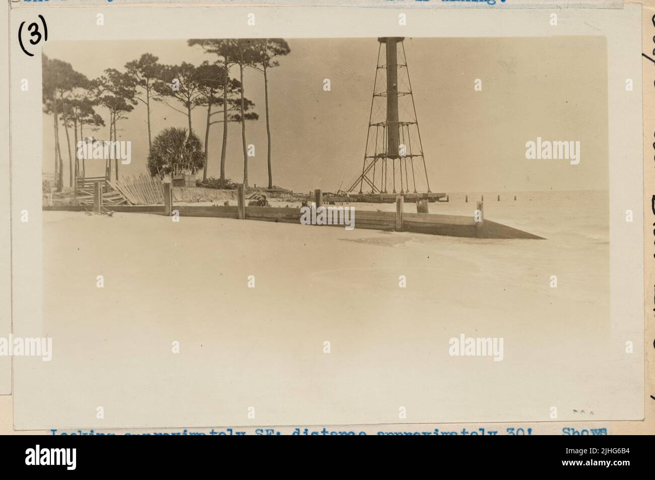 Florida - Capo San Blas. Stazione della luce di Cape San Blas, Florida. Guardando circa se, la distanza è di circa 30'. Mostra Groyne #5. Foto Stock