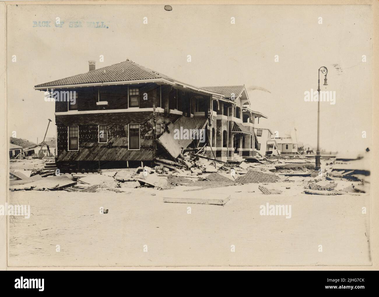 Texas - Galveston. Galveston, Texas. Mostra danni fatti dalla tempesta del 16-17 agosto 1915. Retro del muro di mare. Foto Stock