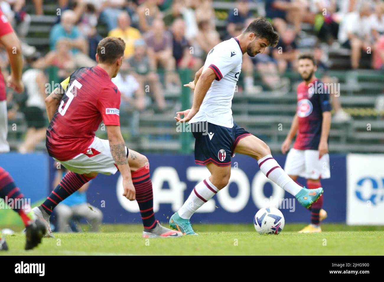 Pinzolo, Italia. 17th luglio 2022. riccardo orsolini (Bologna) durante il Bologna FC vs Castiglione, partita di calcio amichevole a Pinzolo, Italia, luglio 17 2022 credito: Independent Photo Agency/Alamy Live News Foto Stock