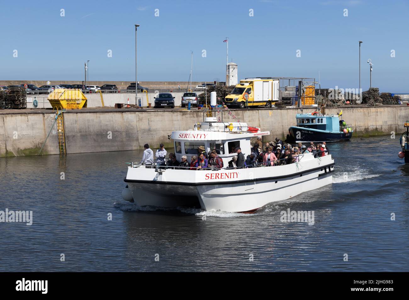 Serenity Farne Islands Boat Viaggi imbarcazioni da diporto ritorno al porto presso Seahouses Northumberland Inghilterra Gran Bretagna Foto Stock