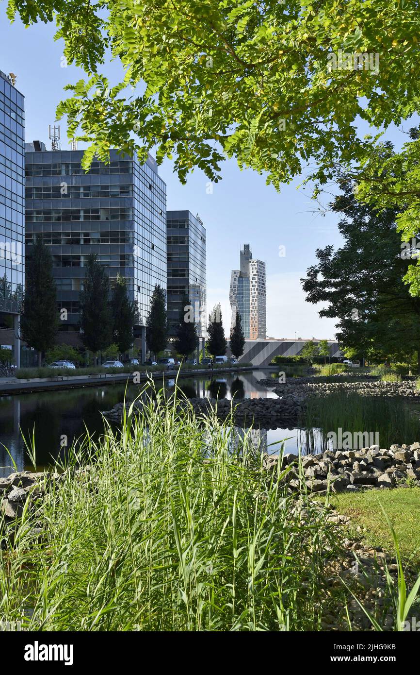 Moderni edifici per uffici e paesaggi, il centro uffici di Spielberk a Brno Repubblica Ceca. Foto Stock