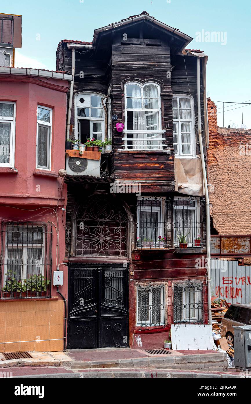 Casa di legno tradizionale istanbul immagini e fotografie stock ad alta