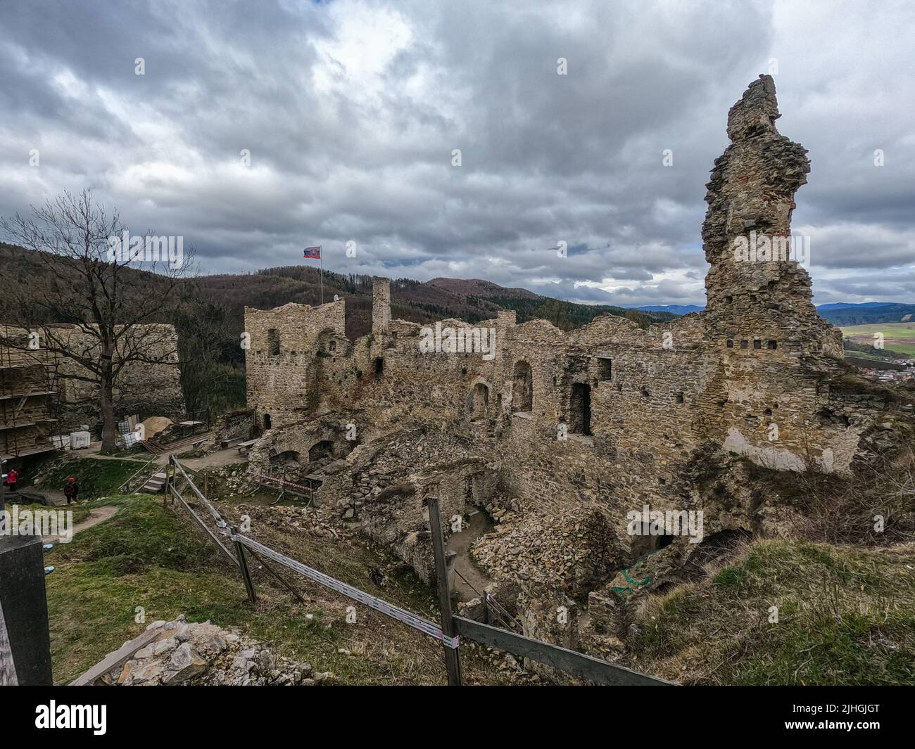 Vista del castello di Povazsky a Povazska Bystrica in Slovacchia Foto Stock