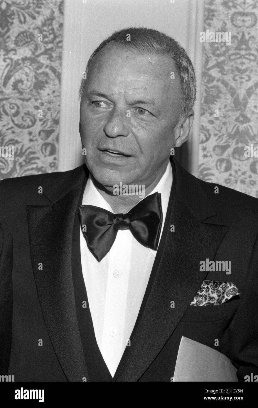 Frank Sinatra alla cena annuale Scopus Awards 10th al Century Plaza Hotel il 11 novembre 1979. Credit: Ralph Dominguez/MediaPunch Foto Stock