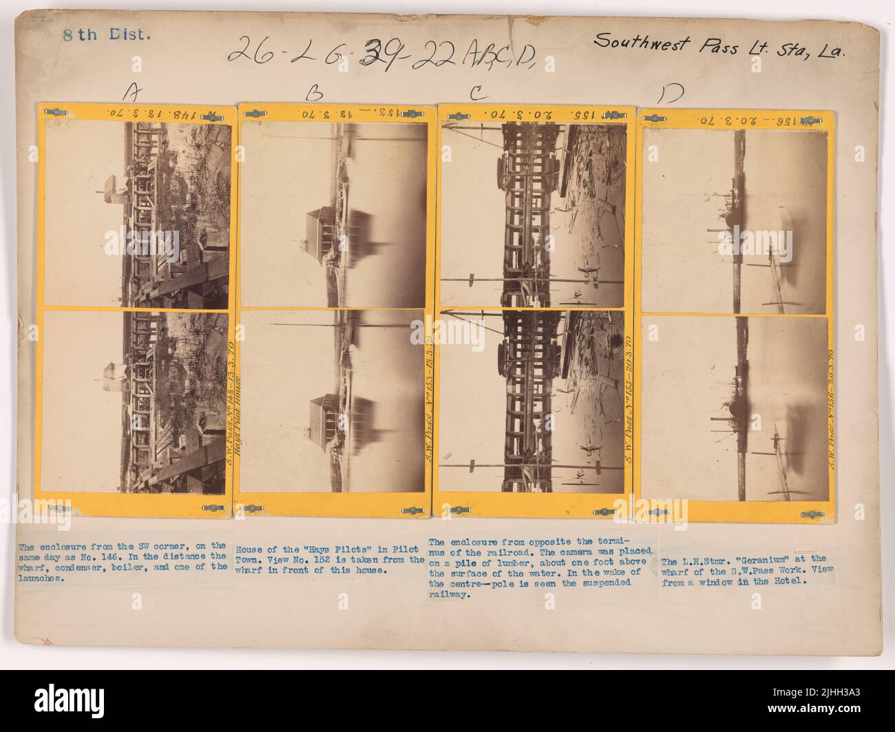 LA - Southwest Pass. Southwest Pass Light Station, Louisiana. Il recinto di fronte al capolinea della ferrovia. La macchina fotografica è stata posta su un mucchio di legname, circa un piede sopra la superficie dell'acqua. sulla scia del centro - palo si vede la ferrovia sospesa. Foto Stock