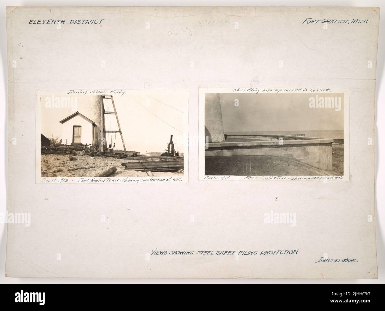 MI - Fort Gratiot. Fort Gratiot, Michigan. Viste che mostrano la protezione da impilamento in lamiera d'acciaio. Palatura in acciaio con parte superiore rivestita in calcestruzzo. Fort Gratiot torre, mostra completato muro. Foto Stock