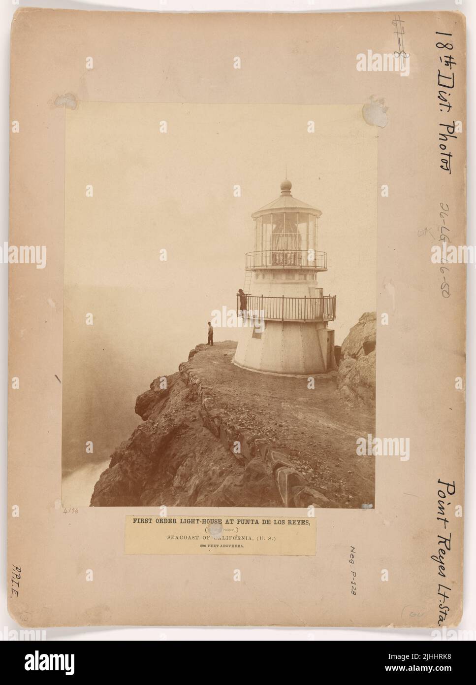 CA - Point Reyes. Point Reyes Light Station, California. Faro di primo ordine a Punta de Los Reyes (Kings' Point), costa marittima della California (Stati Uniti), 296 piedi sopra il livello del mare. Foto Stock