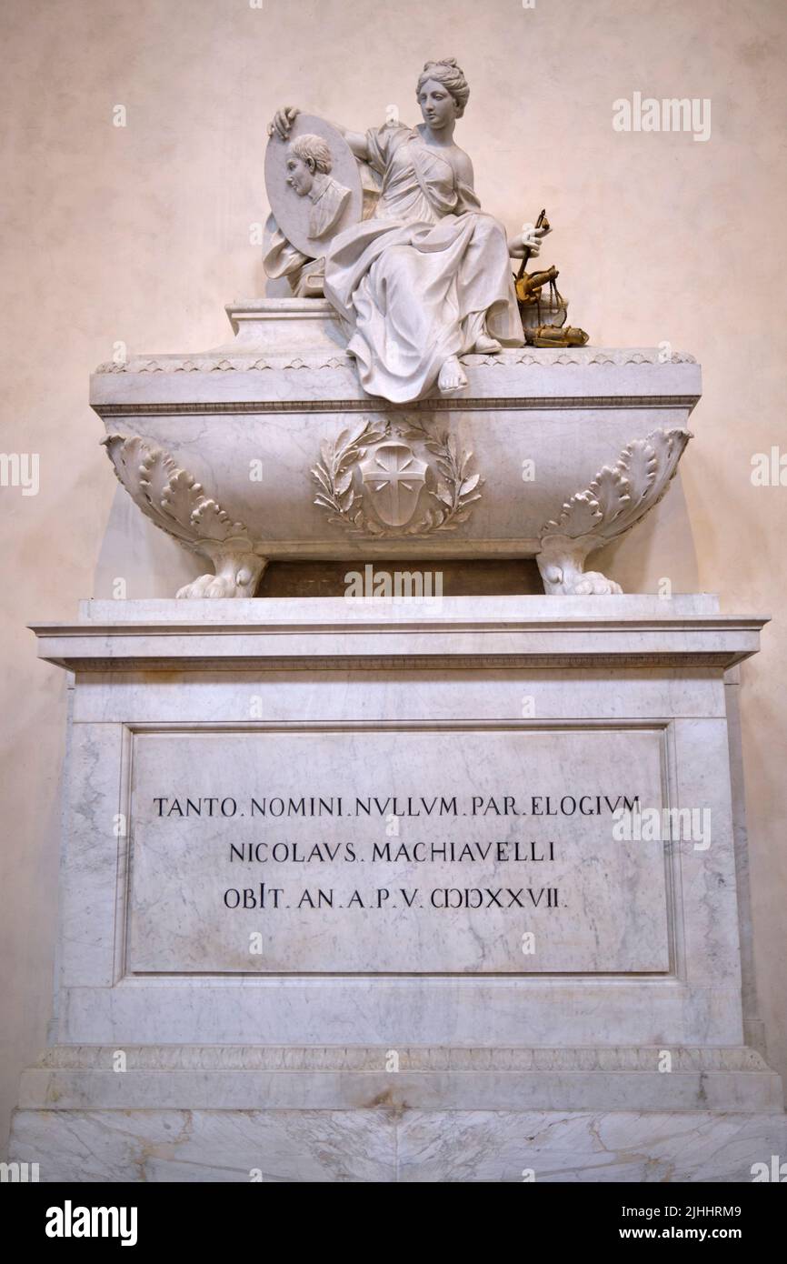 Tomba monumentale di Niccolò Machiavelli 1787 di Innocenzo Spinazzi nella Basilica di Santa Croce Firenze Italia Foto Stock