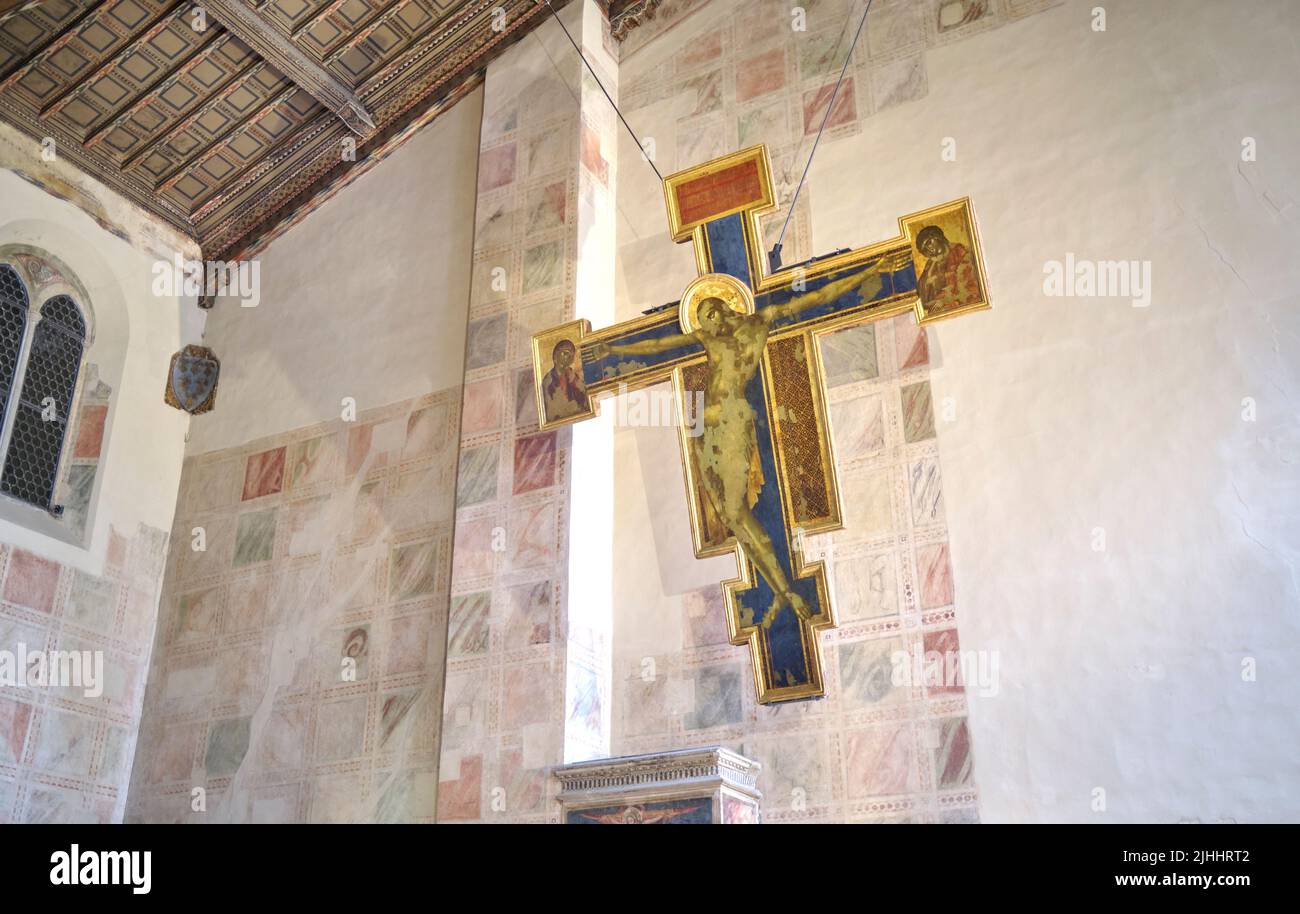 Crocifisso Di Santa Croce Cimabue Crocifisso all'interno della basilica immagini e fotografie stock ad