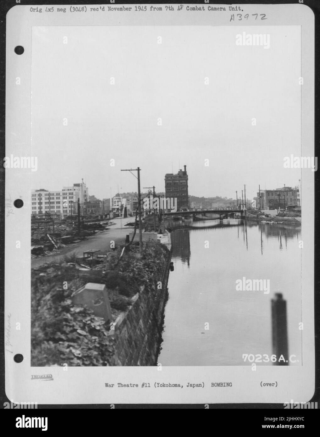 Vista del Canal System verso la Business Area di Yokohama, Giappone. 11 settembre 1945. Foto Stock