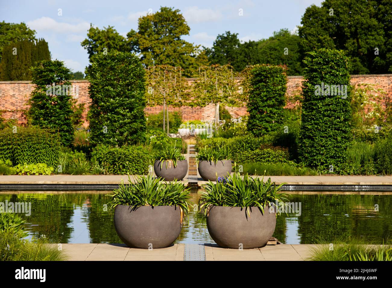 RHS Bridgewater a Worsley, Salford. Il Paradise Garden Water Feature Foto Stock