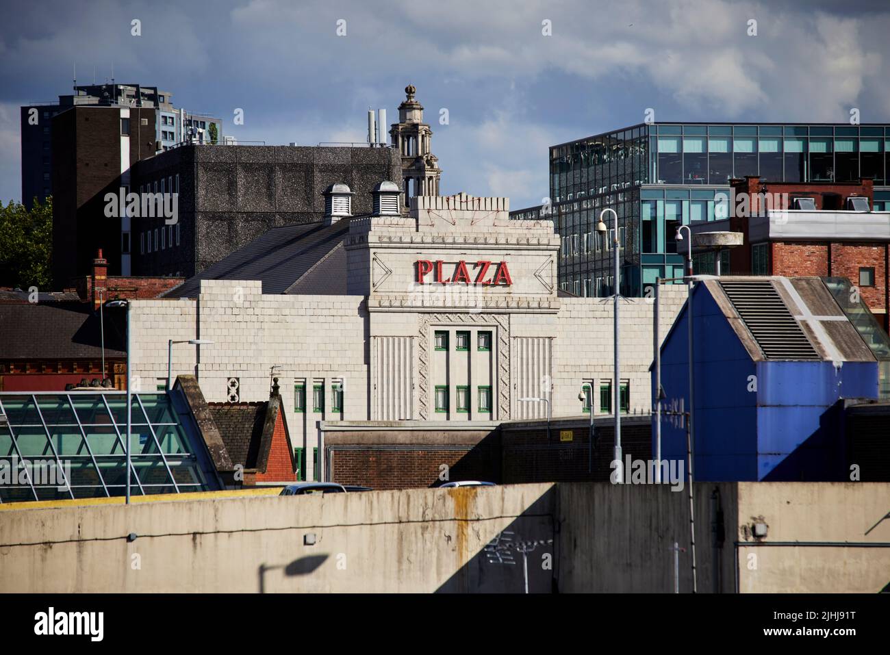 Skyline di Stockport con teatro Plaza Foto Stock