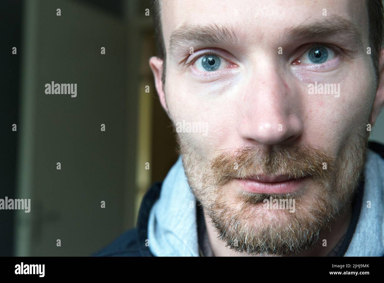 Tilburg, Paesi Bassi. Ritratto di un adulto maturo, maschio caucasico, di nome Pietro. Foto Stock