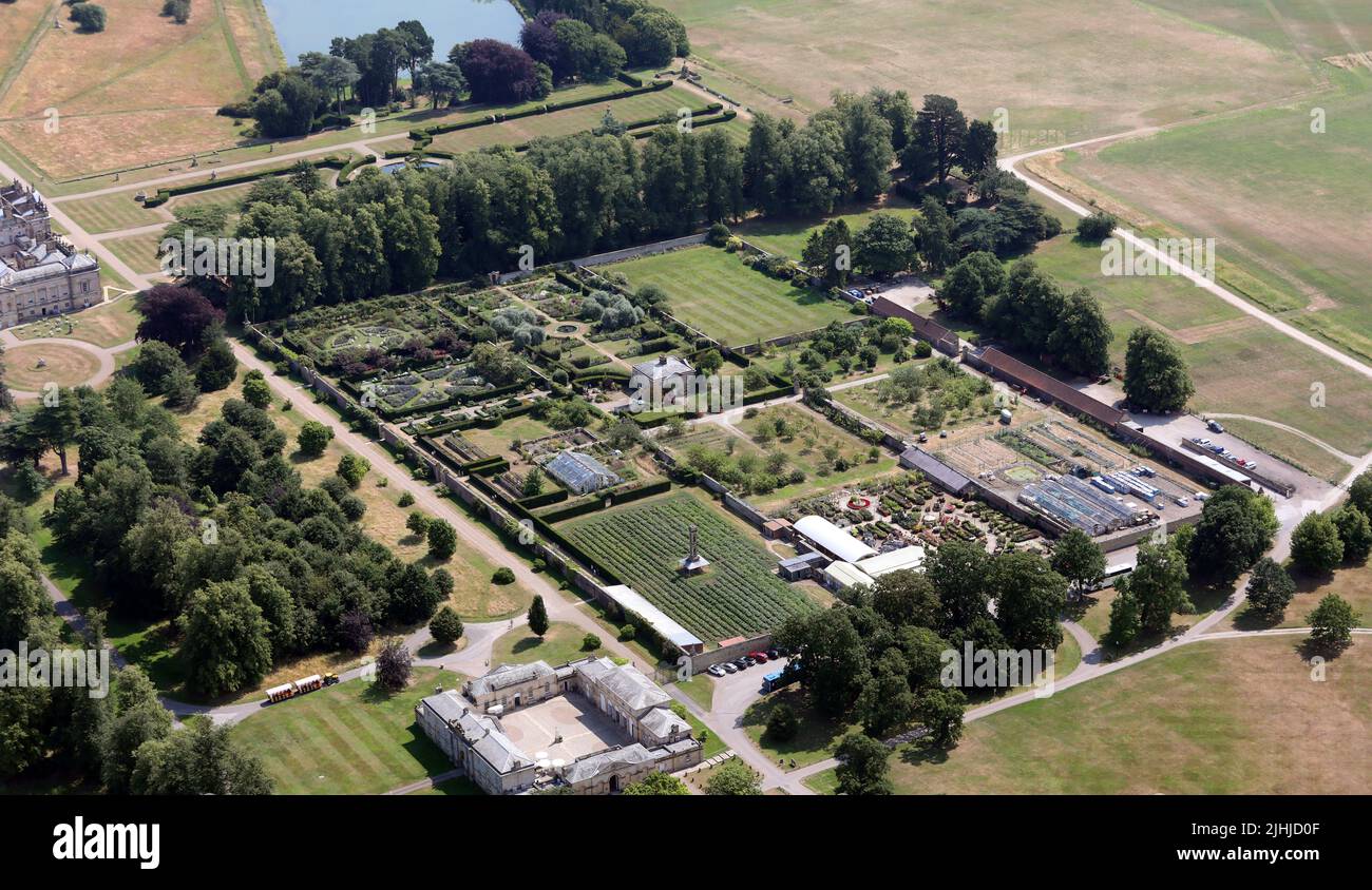 Vista aerea del giardino murato a Castle Howard vicino Malton, North Yorkshire Foto Stock