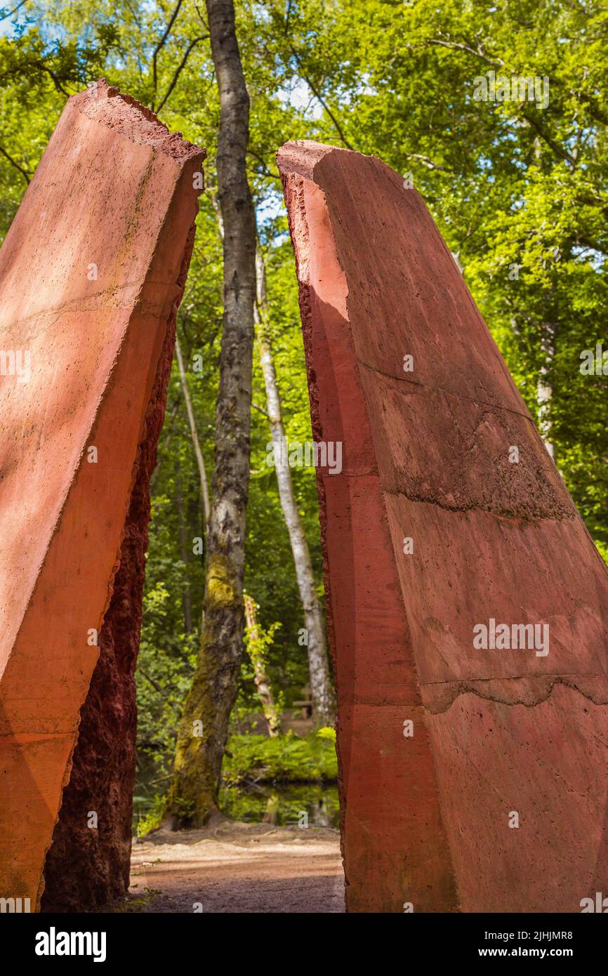 'Soglia' di Natasha Rosling. Foresta di Dean Sculpture Trail Foto Stock