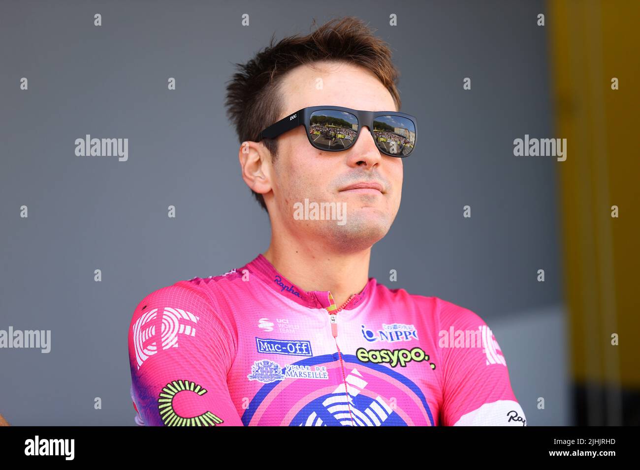 Alberto Bettiol italiano di EF Education-EasyPost raffigurato all'inizio della sedici tappa della gara ciclistica Tour de France, da Carcassonne a Foix (179km), Francia, martedì 19 luglio 2022. Il Tour de France di quest'anno si svolge dal 01 al 24 luglio 2022. BELGA FOTO DAVID PINTENS - UK OUT Foto Stock