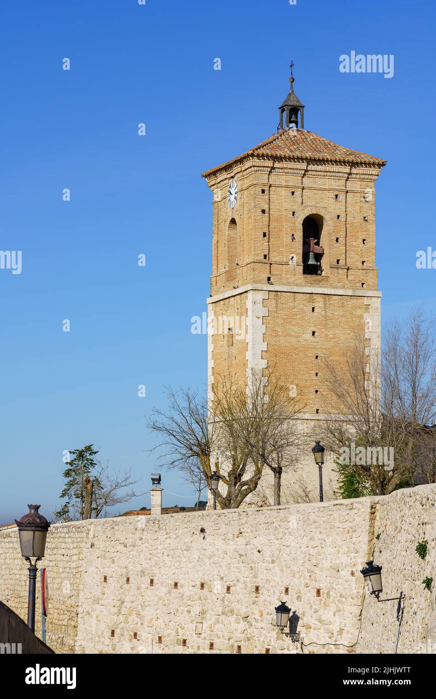 Chiese medievali della città di Chinchon a Madrid, tipico sito turistico da visitare nei pressi di Madrid. Spagna Foto Stock