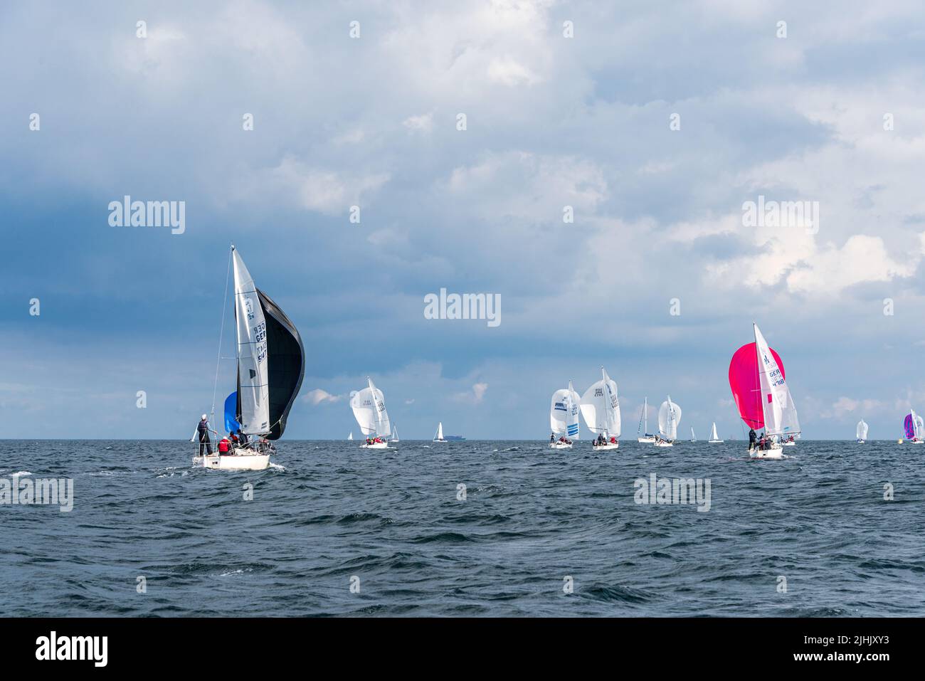 Kiel, Germania, settembre 2021 J70 regata di vela di classe, un keelboat, nel fiordo esterno al largo di Strande Foto Stock