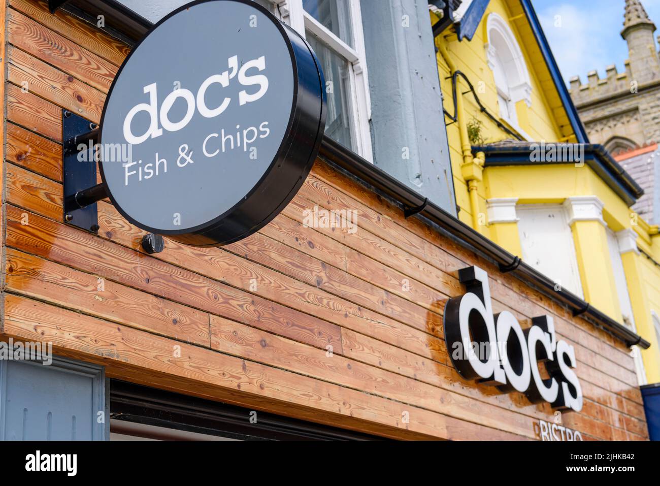 DOC's Fish and chip Shop, un chippy pluripremiato a Newcastle, County Down, Irlanda del Nord, Regno Unito Foto Stock